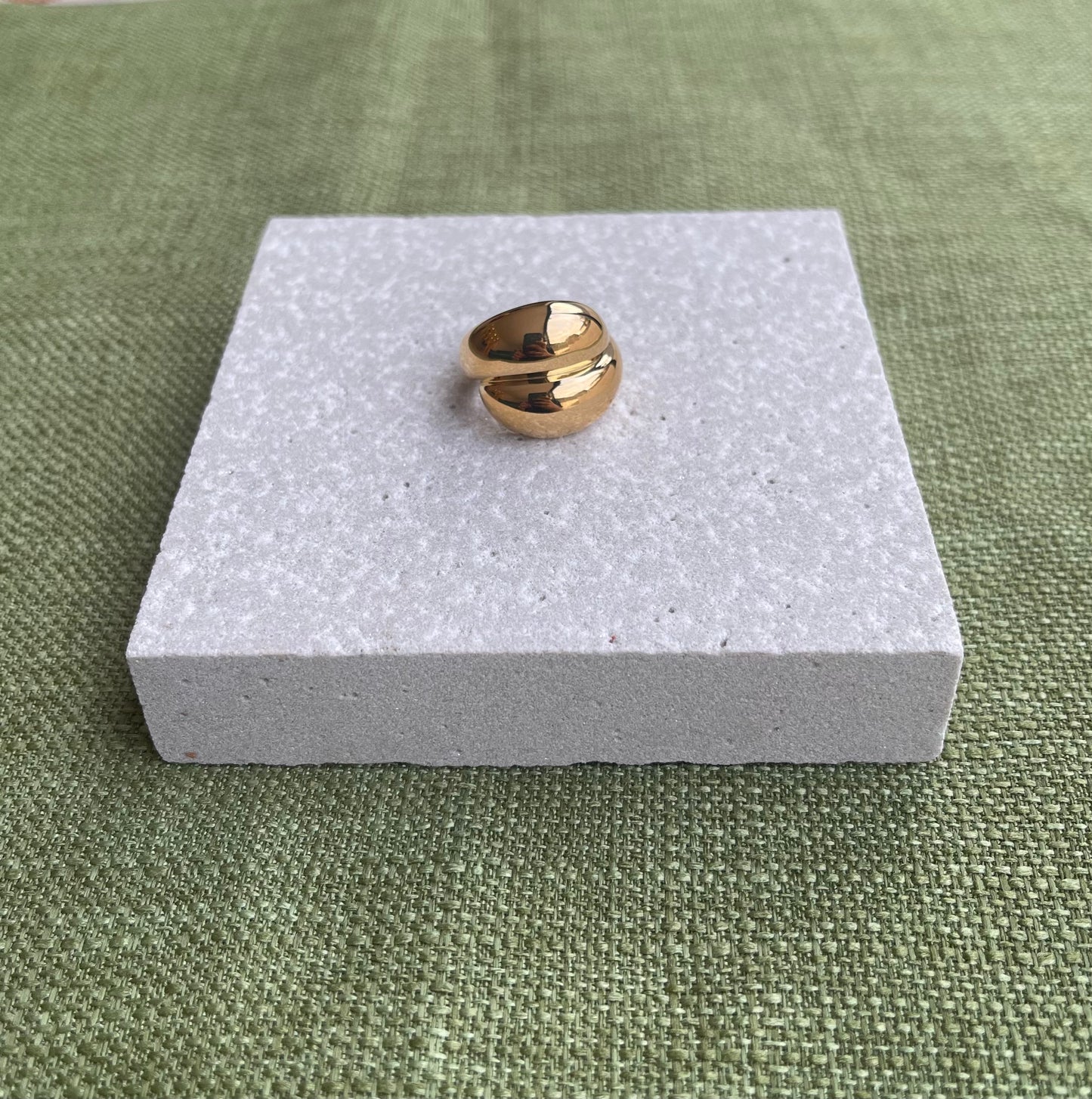Theiza Ring