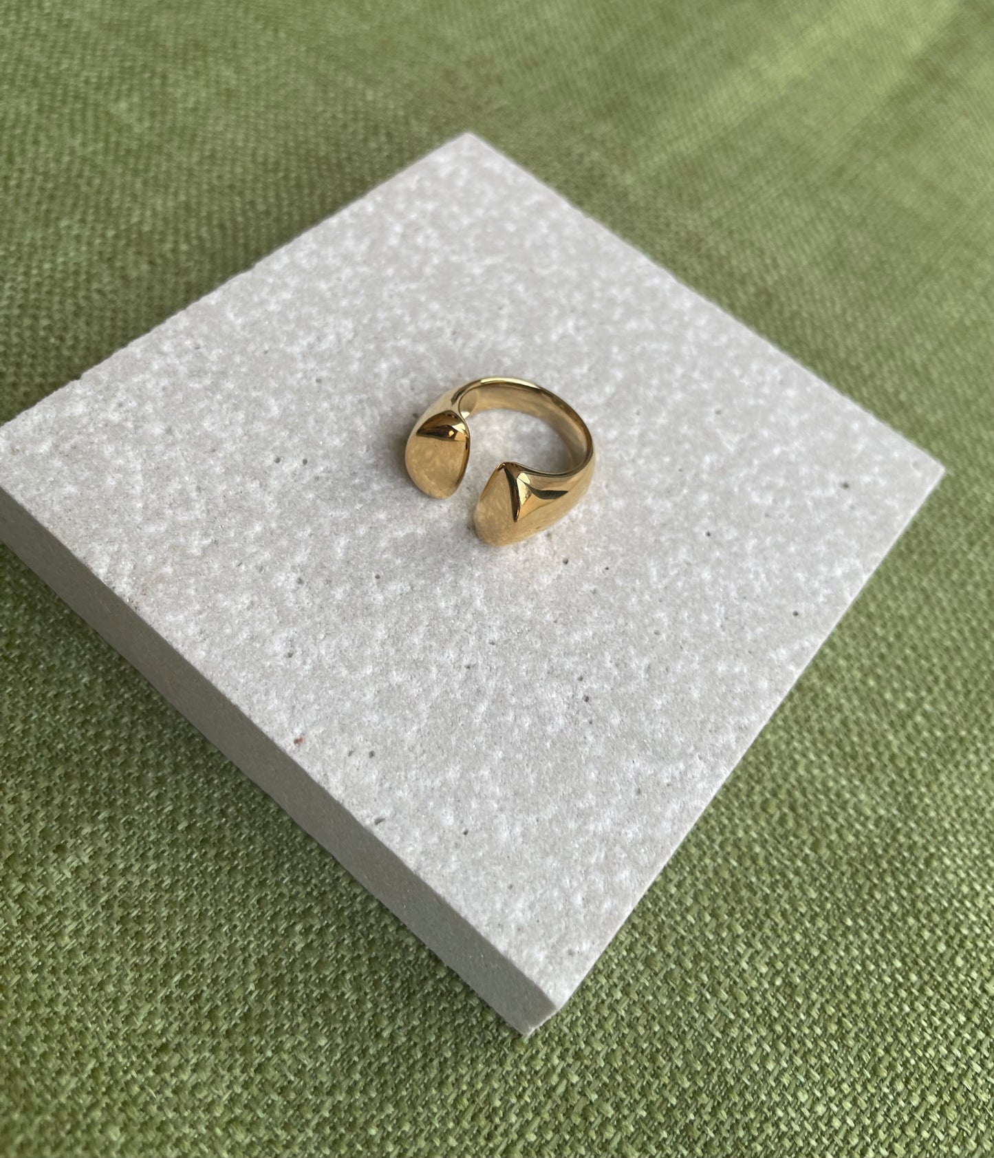 Millie Ring