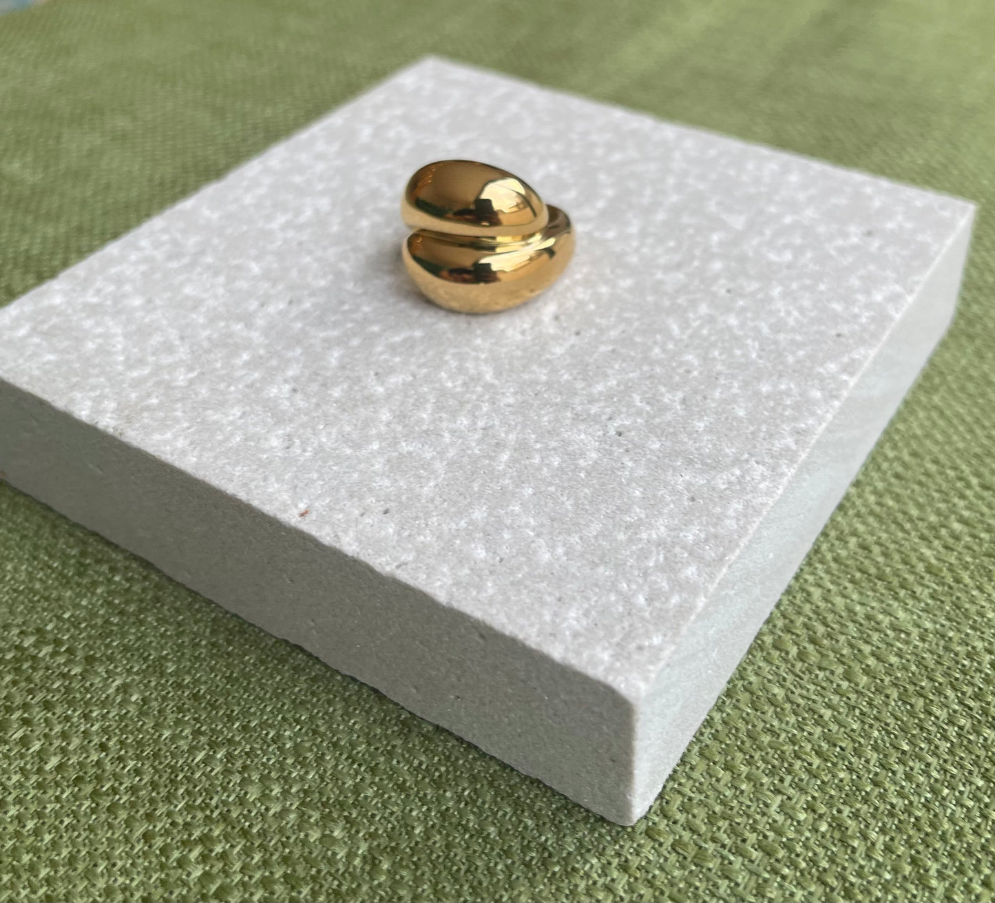 Theiza Ring