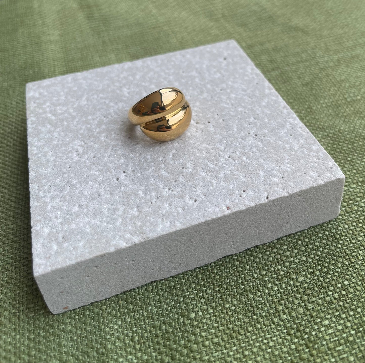 Theiza Ring