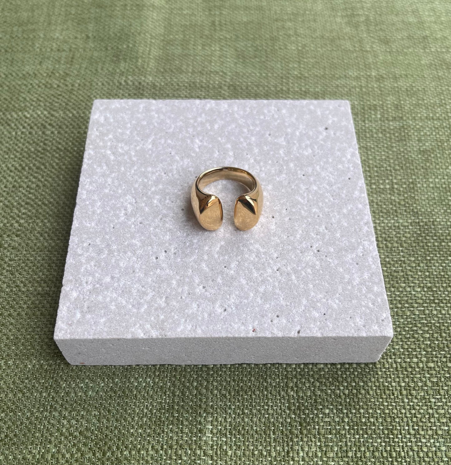 Millie Ring
