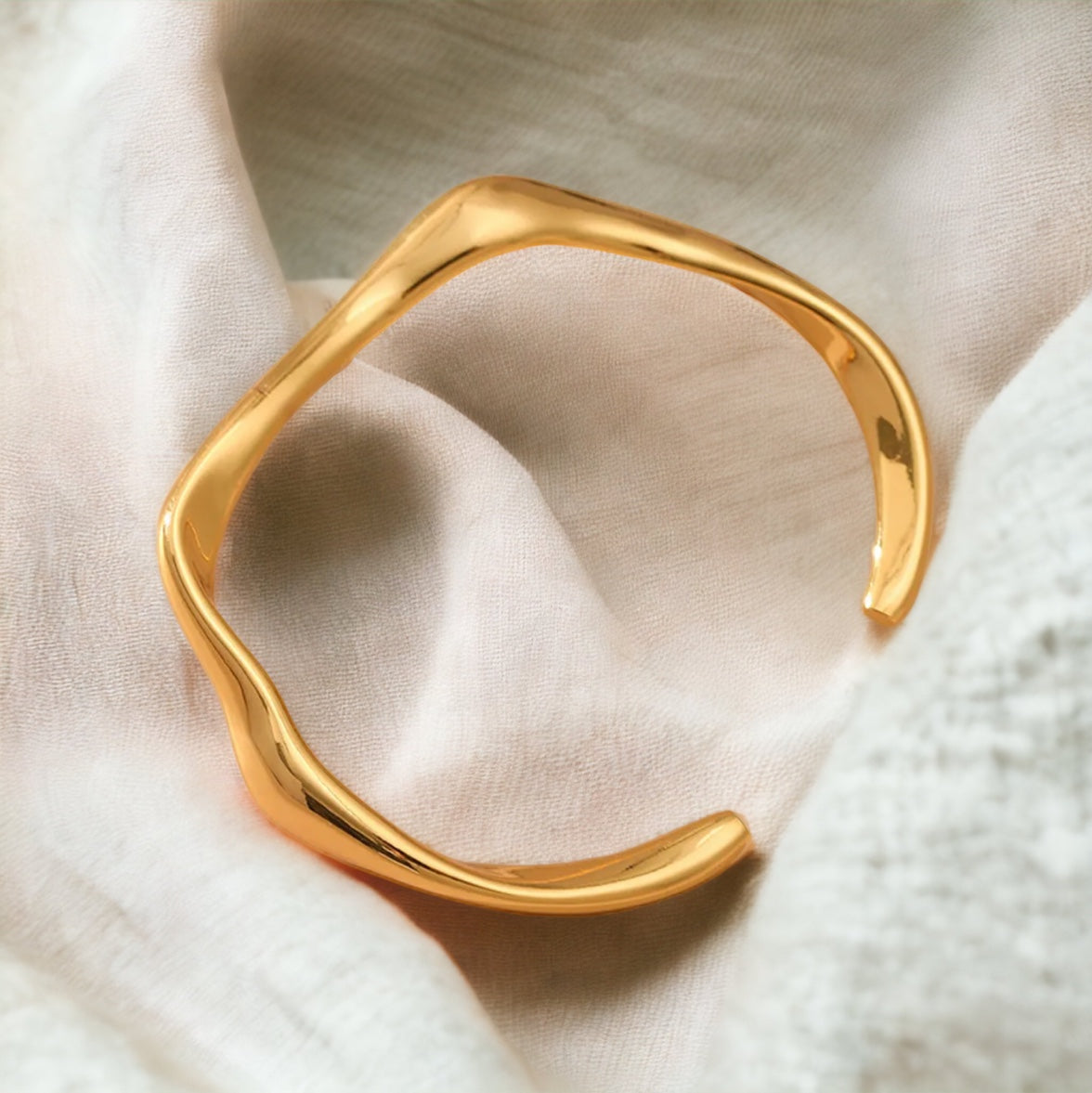 MIKO Gold Plated Bangle